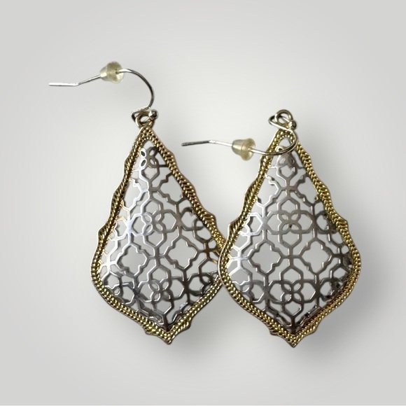 Kendra Scott Addie Earrings - Picture 1 of 1